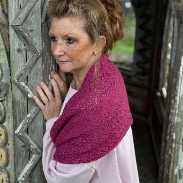 Platinum Jubilee Shawl - Project Kit - Image 2