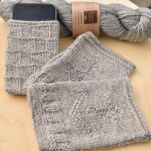 Guernsey Fingerless Mitts & Phone Cover - Project Kit - Image 2