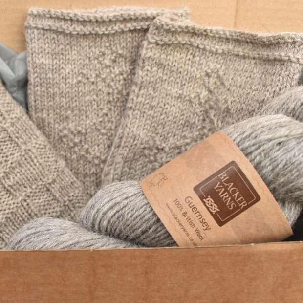 Guernsey Fingerless Mitts & Phone Cover - Project Kit - Image 3